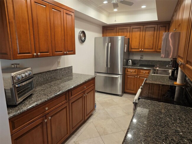 Building Photo - 959 SE 2nd Ave