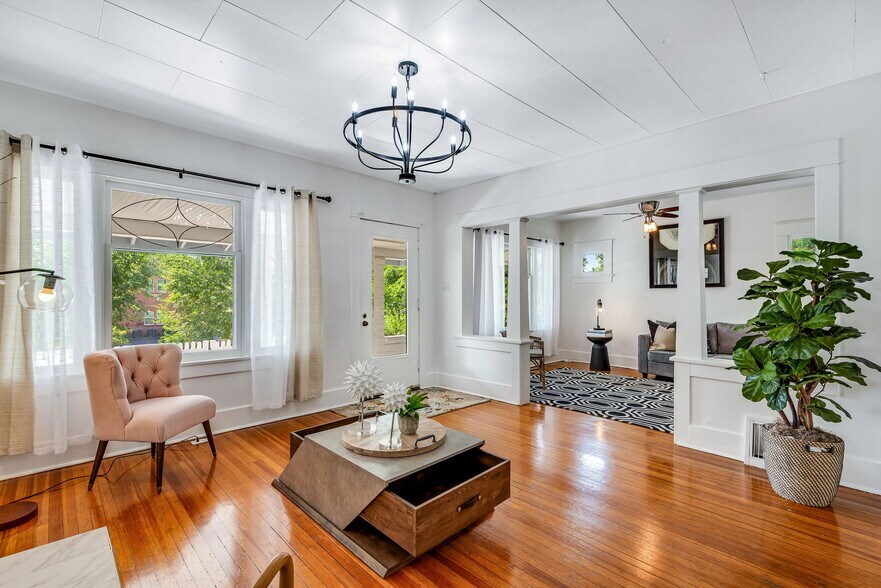 Building Photo - 1478 S University Blvd