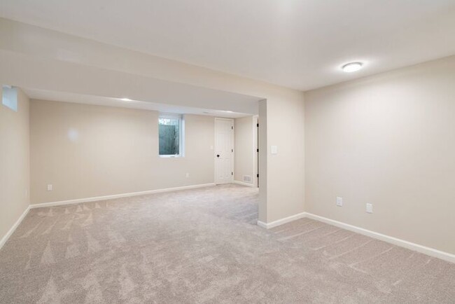 Building Photo - $1,895 | 2 Bedroom, 2 Bathroom House | Pet...