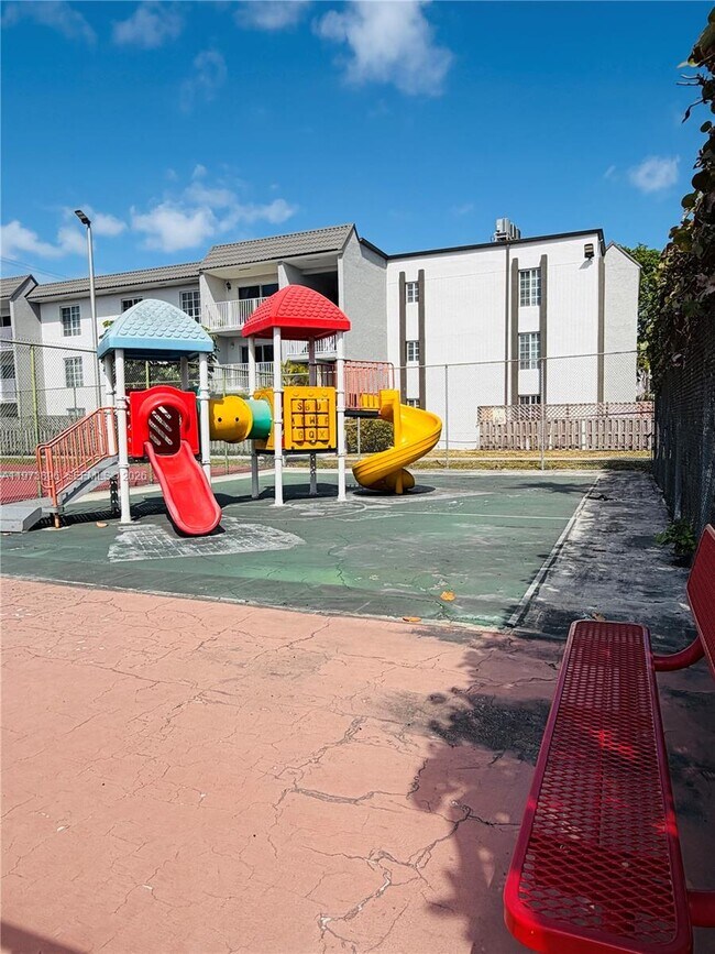 Building Photo - 4920 NW 79th Ave