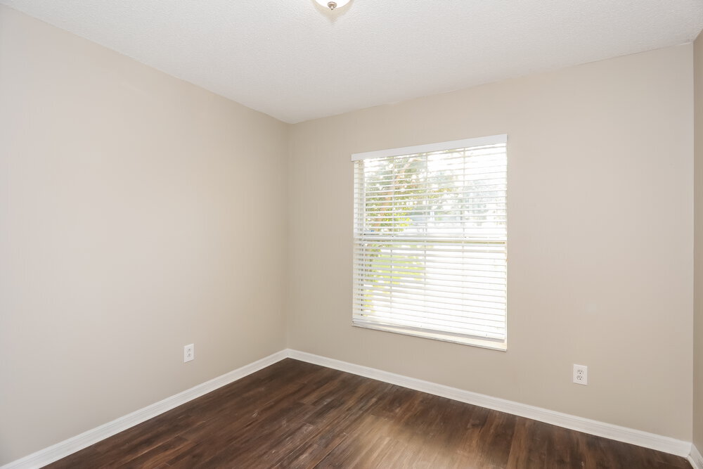 Building Photo - 12148 Woodglen Cir