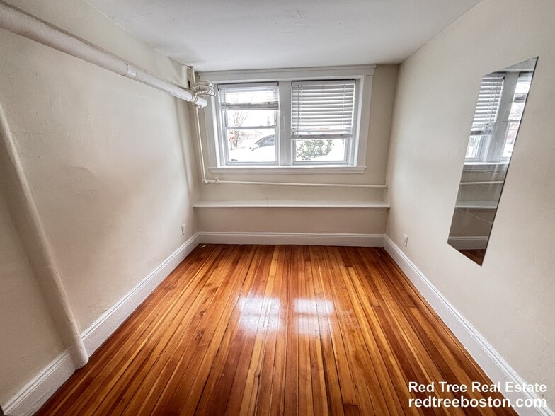 Building Photo - 7 Mount Hood Rd