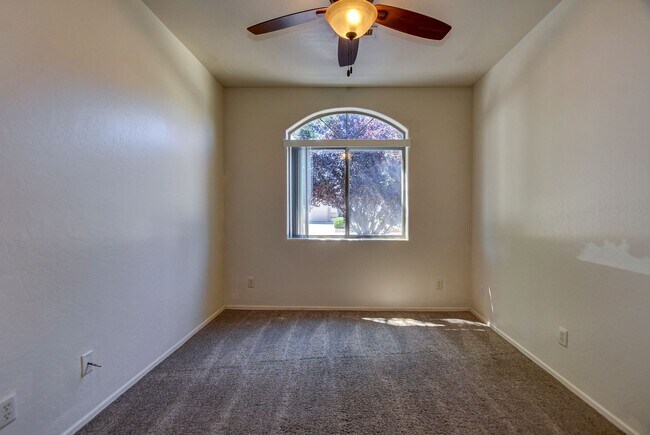 Building Photo - 5879 N Bronco Ln