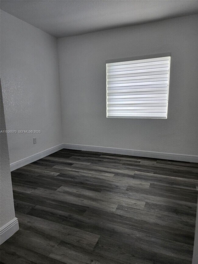 Building Photo - 1250 NW 55th St