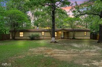 Building Photo - Check Out this 3 bed 2 bath in Princeton O...