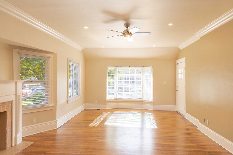 Building Photo - 4210 Halldale Ave