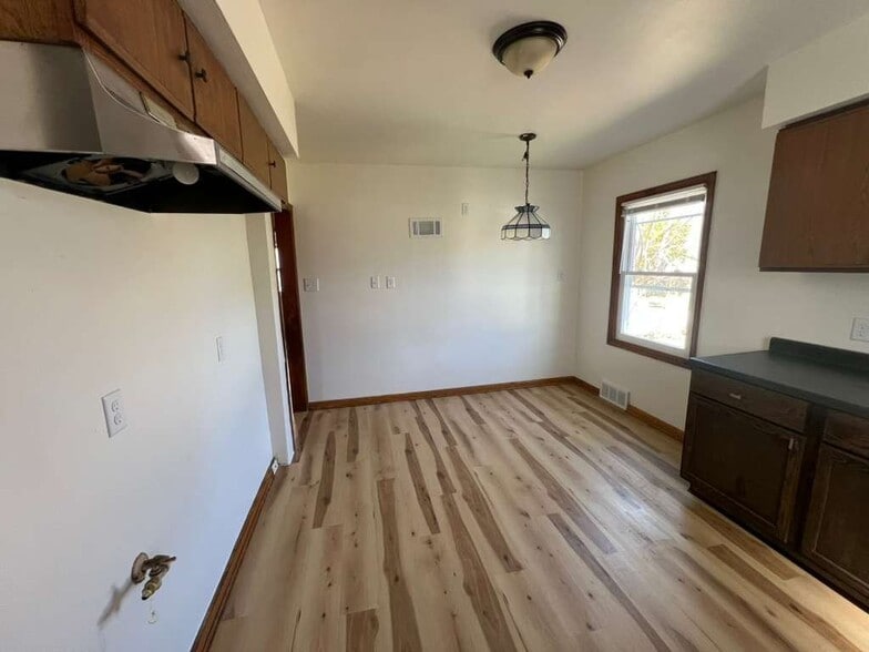 Building Photo - 5050 N 57th St