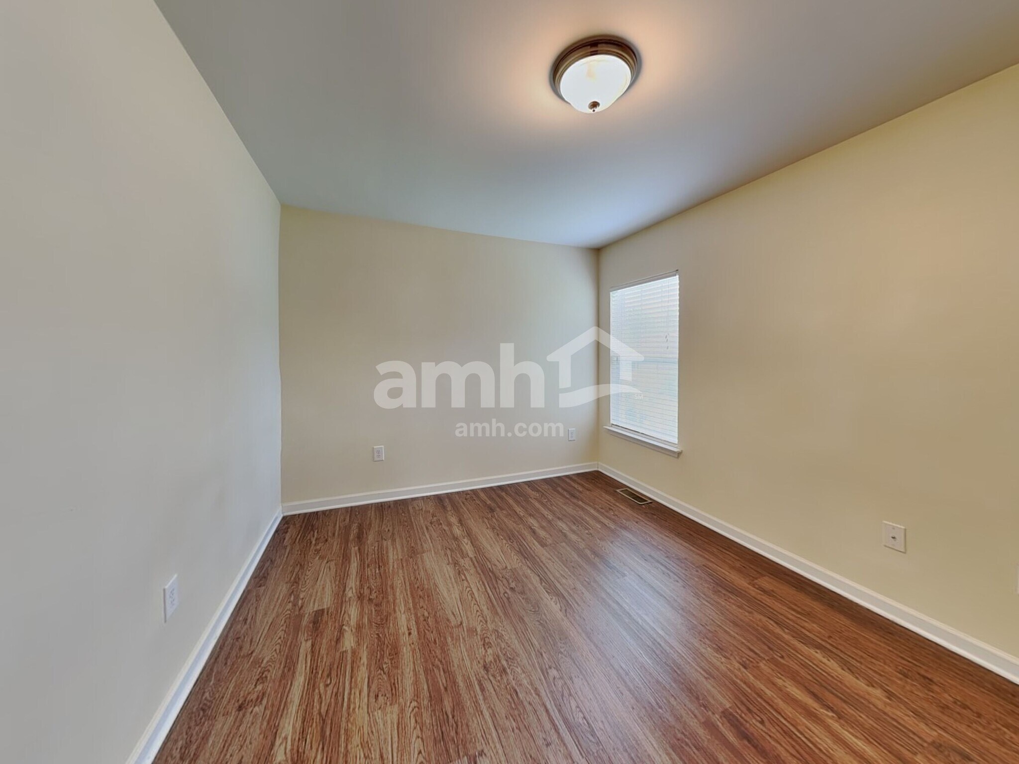 Building Photo - 1324 Lombar St