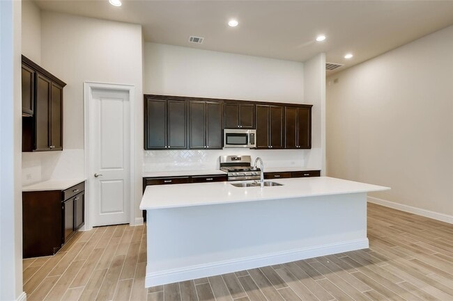 Building Photo - 601 C-Bar Ranch Trl