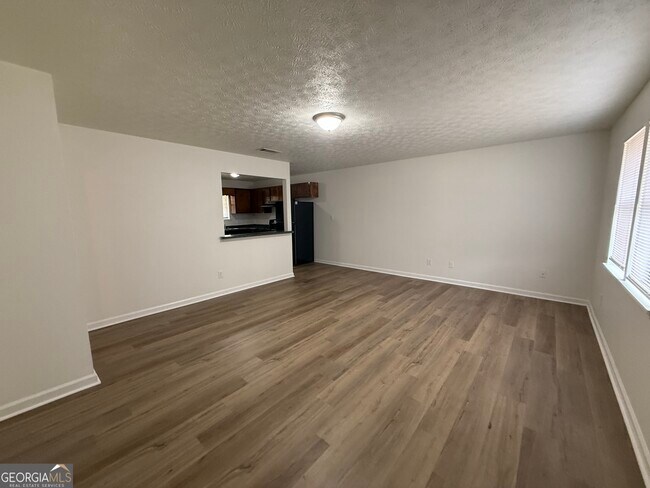 Building Photo - 1030 Cantrell Ln