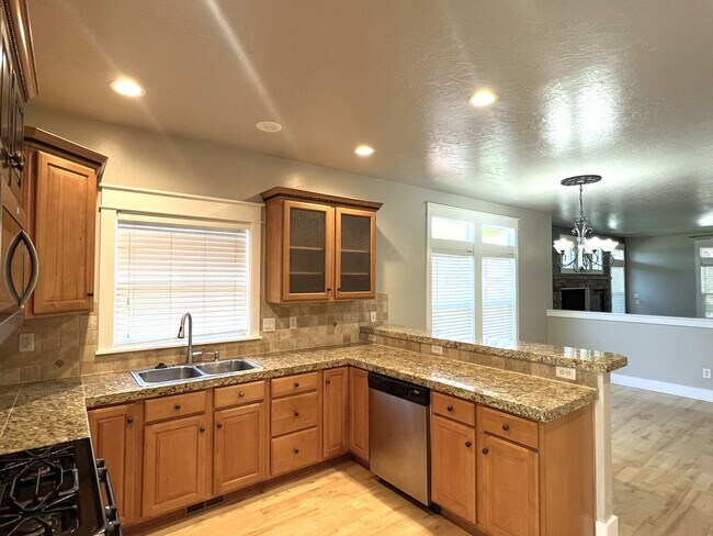 Building Photo - Gorgeous 4 bed 3 bath home in Meridian, ju...