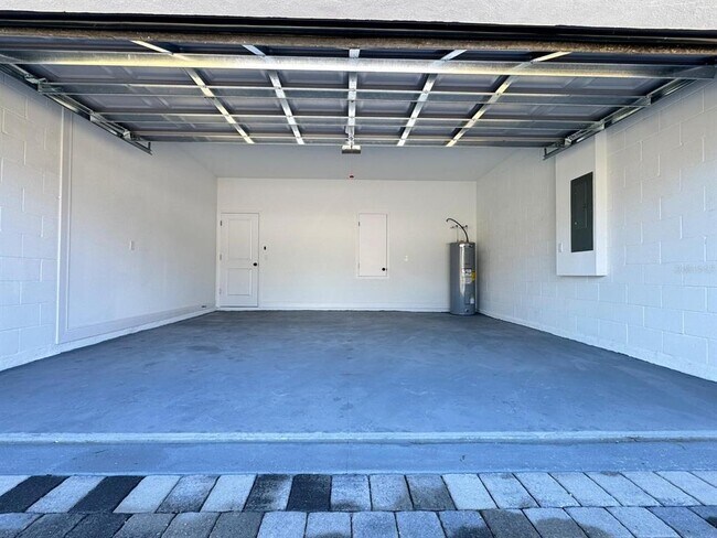 Building Photo - 482 Marion Oaks Manor