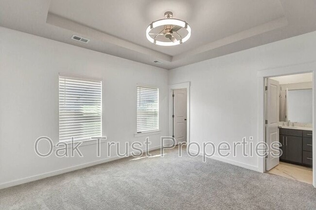 Building Photo - 236 Somerset Acrs Dr