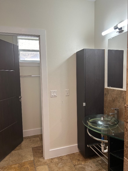 Building Photo - 47 St Andrews Ct