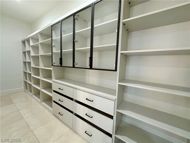 Building Photo - 2025 Grouse St