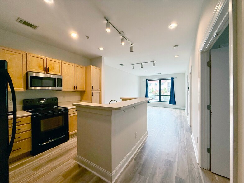 Interior 1 - 411 W Washington St