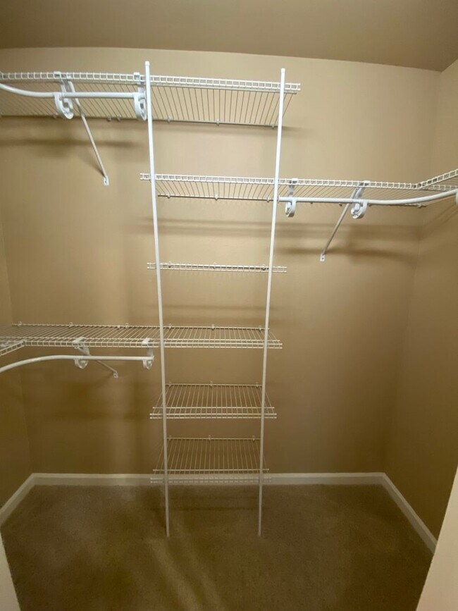 Building Photo - Great 3 Bedroom 2 Bath House on the West side!