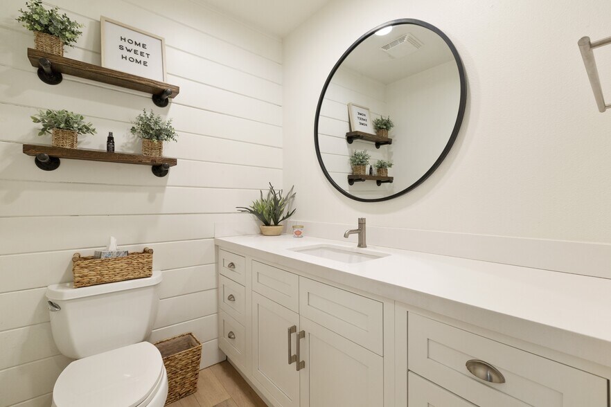 Powder Room - 6146 Shadycreek Dr