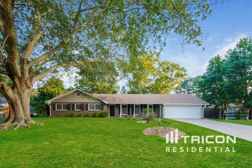 Primary Photo - 490 Rocky Creek Dr