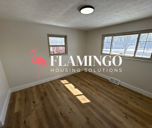 Building Photo - 2217 Harding Ave