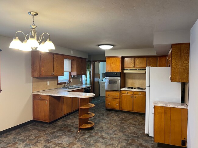 Building Photo - 2006 White St