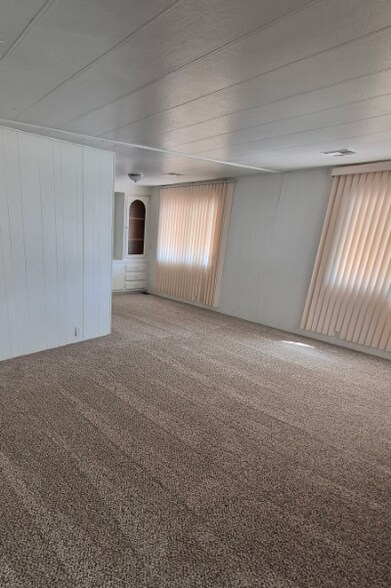 Building Photo - 3601 E Wyoming Ave