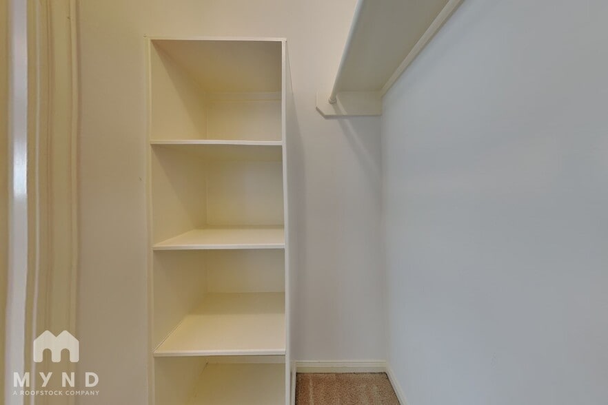 Building Photo - 14 E Sage Creek Pl