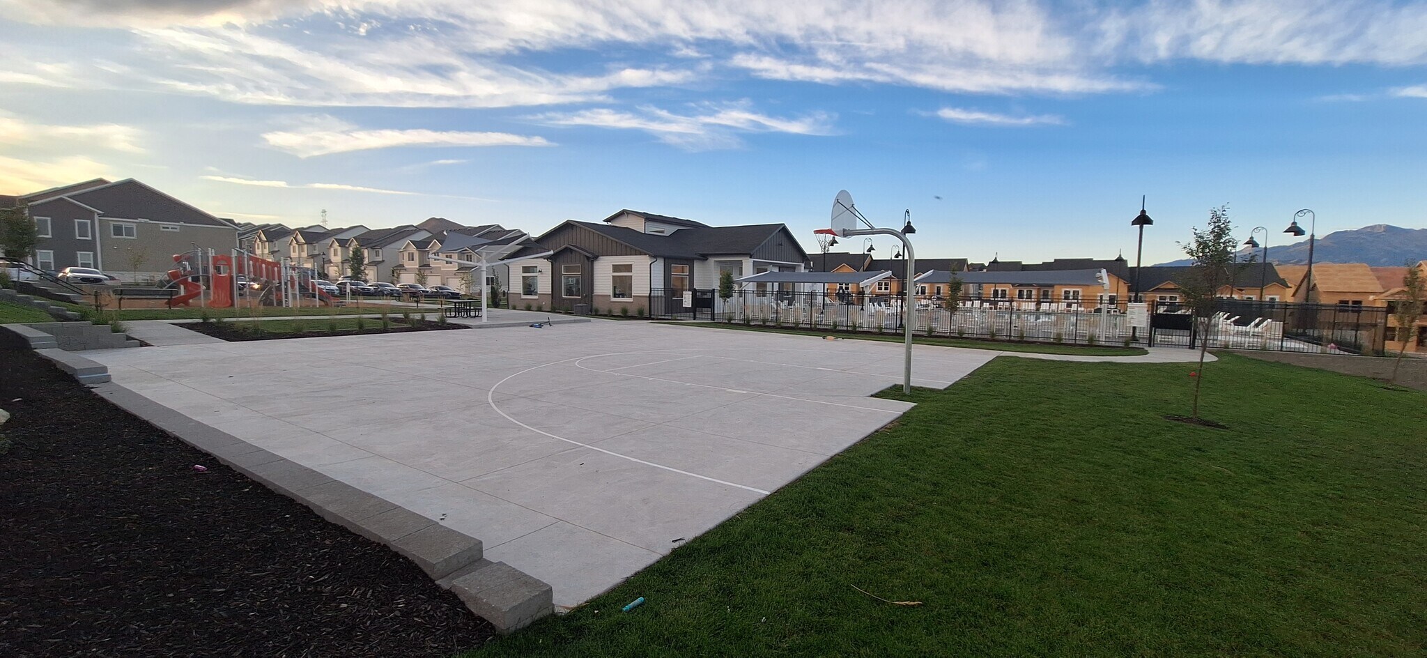 Building Photo - 704 N Bennedict Dr