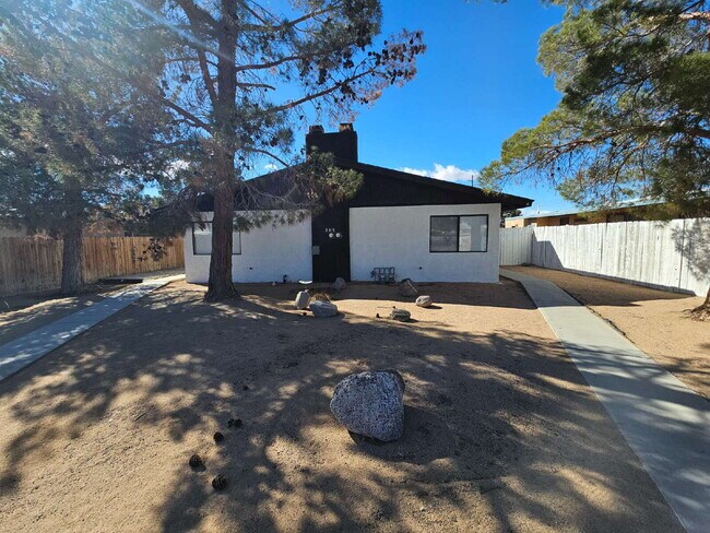 Primary Photo - 305 S Richmond Rd