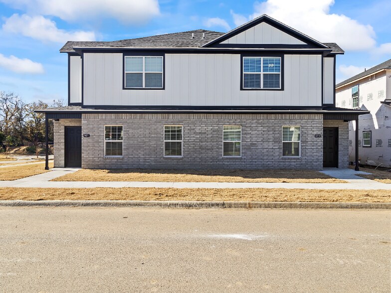 Building Photo - 957 S Amarillo Ave