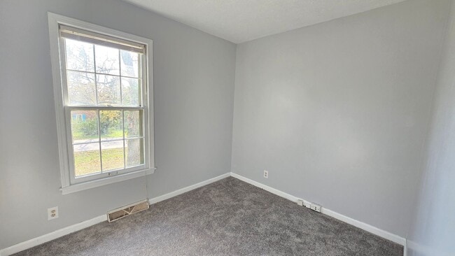 Building Photo - Charming 3-Bedroom Home With Modern Upgrades & a Huge Backyard