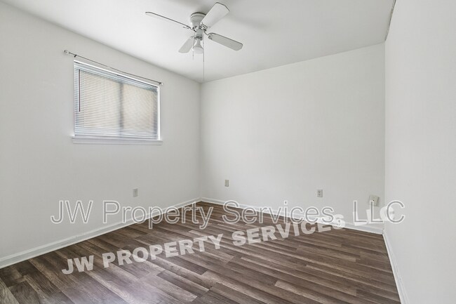Building Photo - 204 Wilker Neal Ave