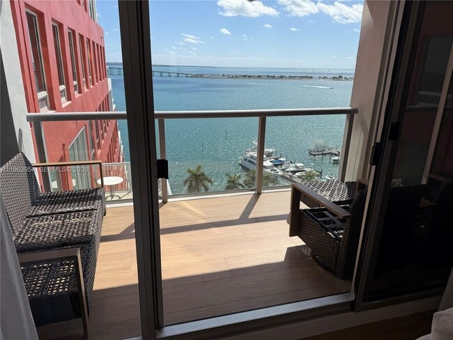 Building Photo - 1541 Brickell Ave