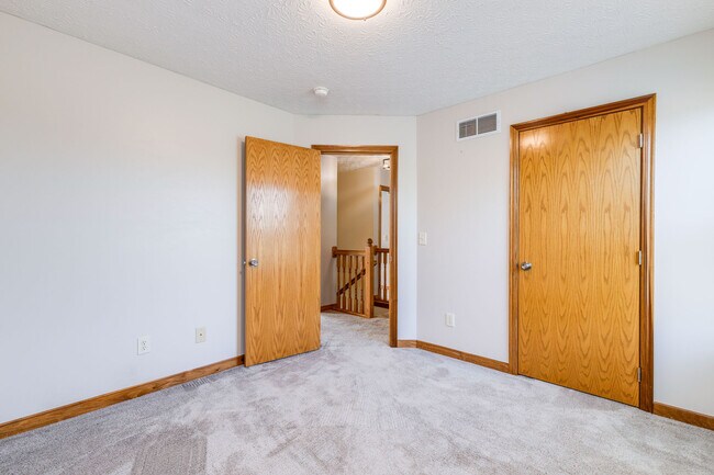 Building Photo - 7225 Bromfield Dr