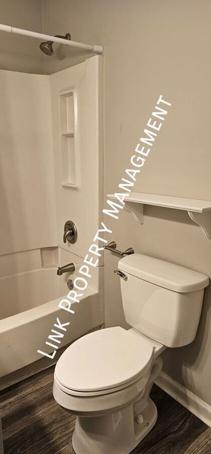 Building Photo - 2310 N Chamberlain Ave