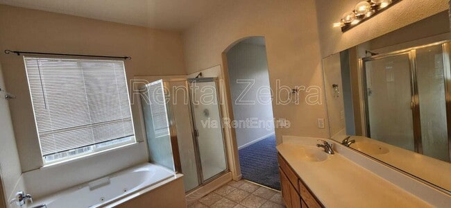Building Photo - 3795 Swan Ave