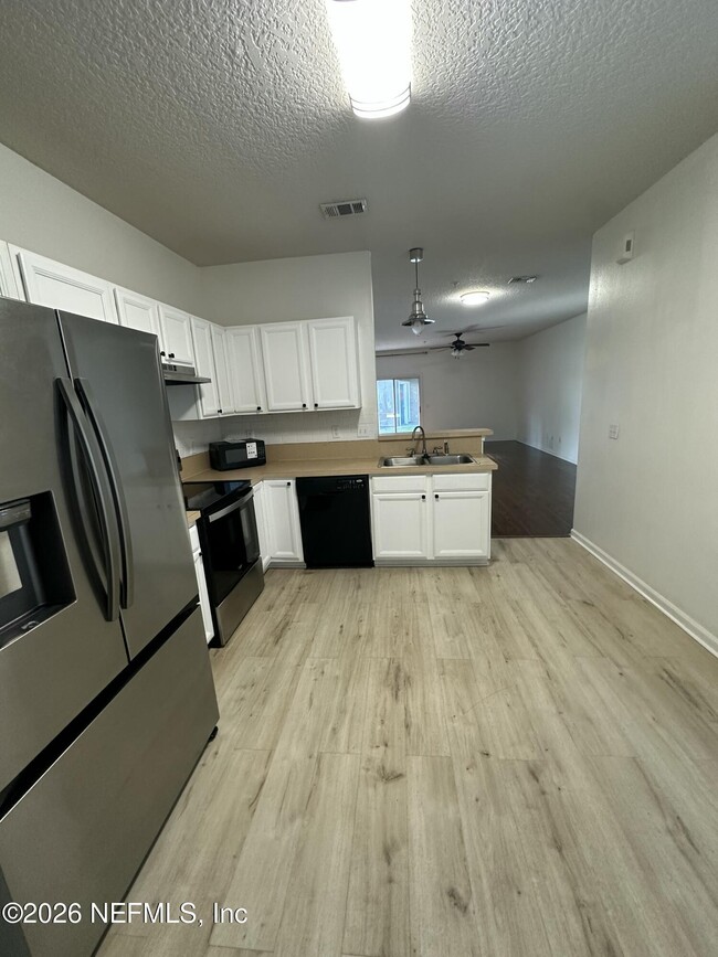 Building Photo - 271 Leese Dr
