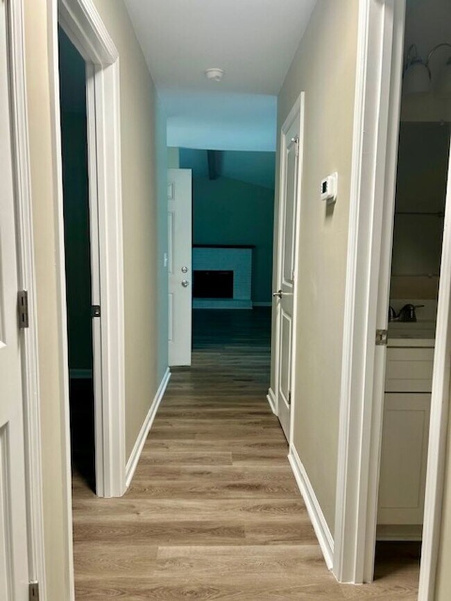 Building Photo - Available Beautifully Renovated Bungalow!