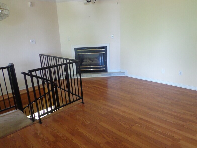 living room - 6 Prospect St