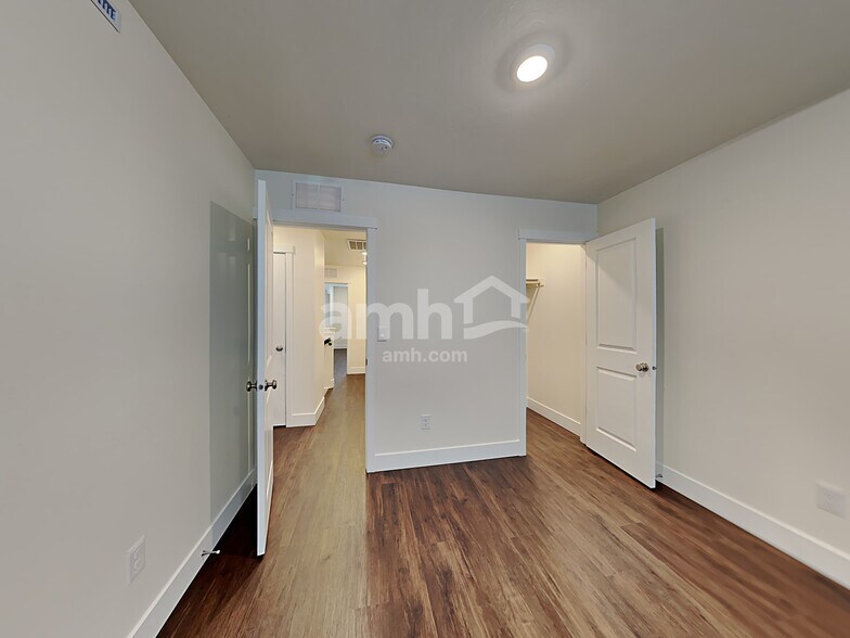 Building Photo - 4043 Bold Stripe Ave