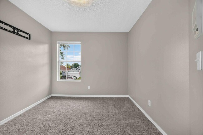 Building Photo - 2235 Mallory Cir