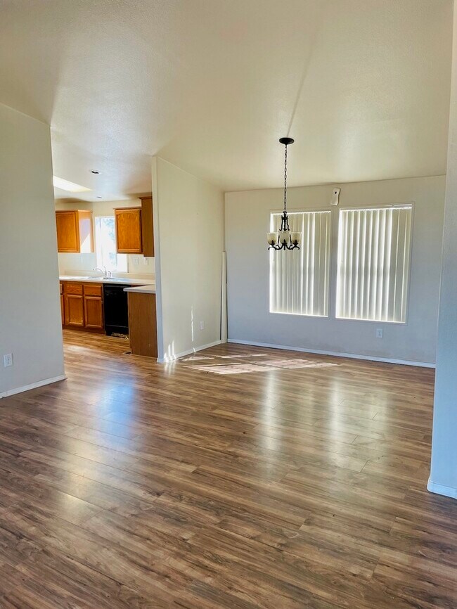 Building Photo - 17447 S Wilmot Rd