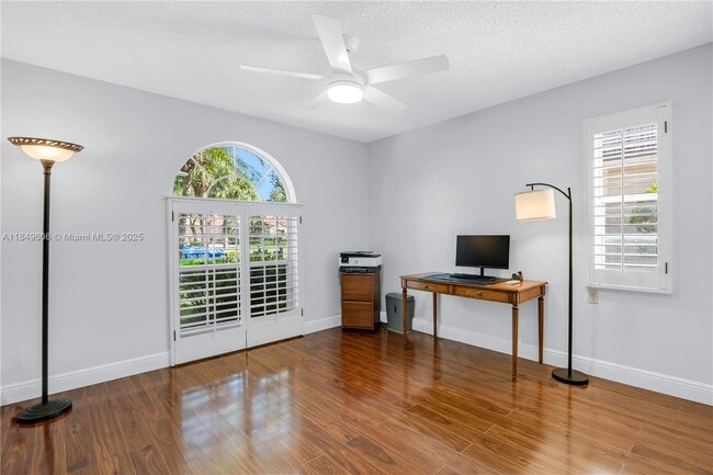 Building Photo - 7821 Silver Lake Dr