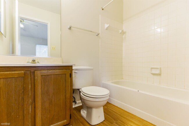 Building Photo - 3 br, 2.5 bath House - 8655 Ritchboro Rd