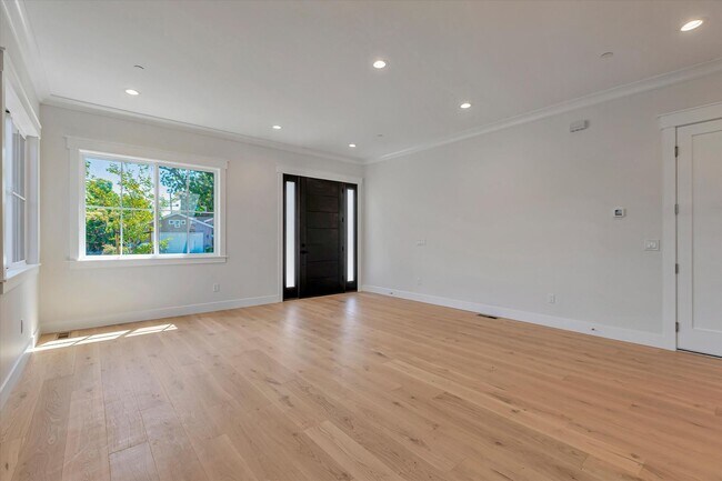 Building Photo - Newer High-Tech Home | Top Schools | Great...