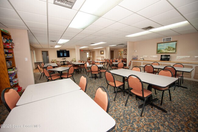 Building Photo - 230 Cape Shores Cir