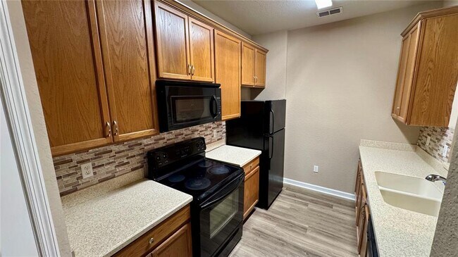 Building Photo - 3332 Robert Trent Jones Dr