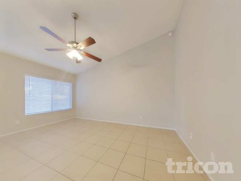 Building Photo - 7631 W Cheryl Dr