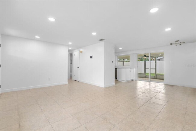 Building Photo - 504 Red Mangrove Ln