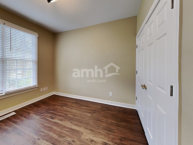 Building Photo - 1100 Secotan Pl